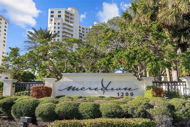 view of community / neighborhood sign