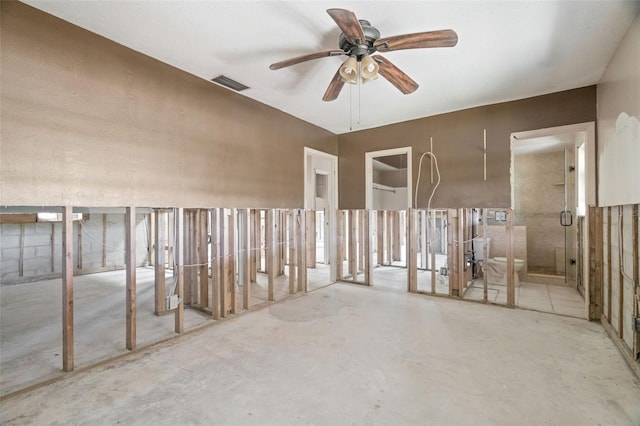 unfurnished room featuring ceiling fan