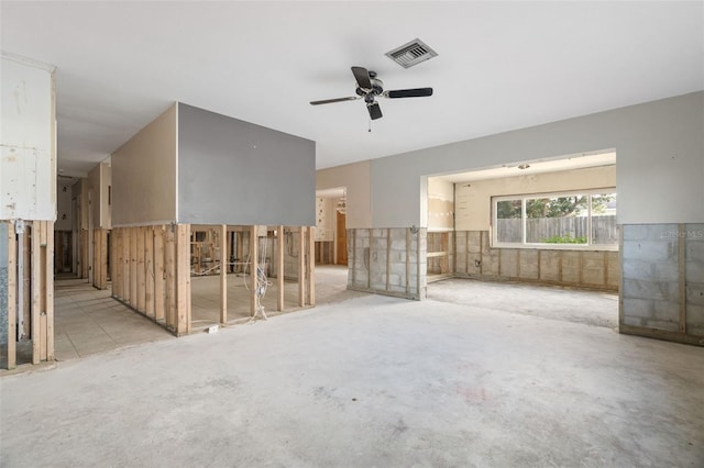 spare room with ceiling fan