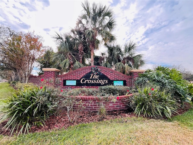 view of community / neighborhood sign