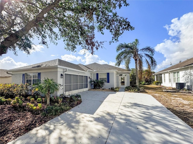 1333 Misty Greens Dr, Sun City Center, FL 33573 - photo 2