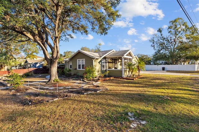 view of front of house with a front yard