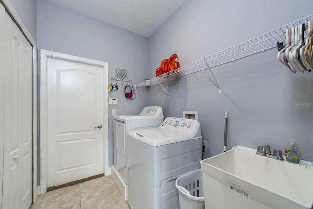 15 Cold Spring Ct, Palm Coast, FL 32137 - washroom featuring washer and clothes dryer