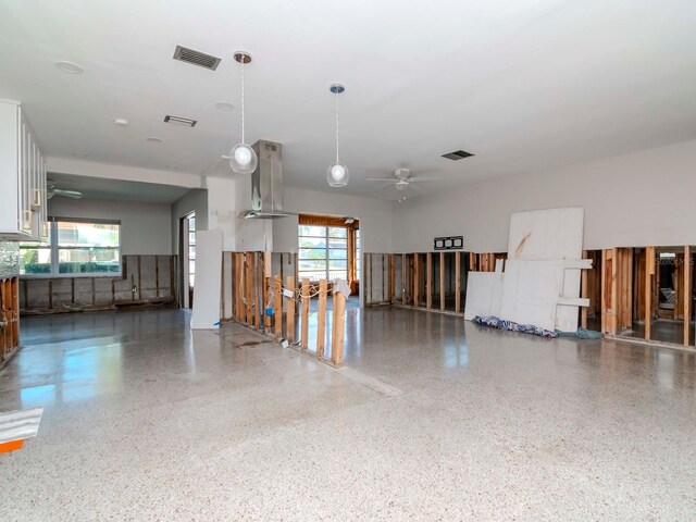 garage featuring ceiling fan