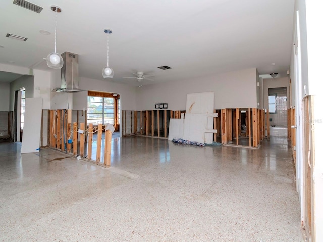 garage featuring ceiling fan