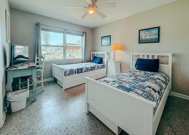 bedroom with ceiling fan