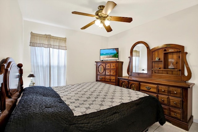 bedroom with ceiling fan