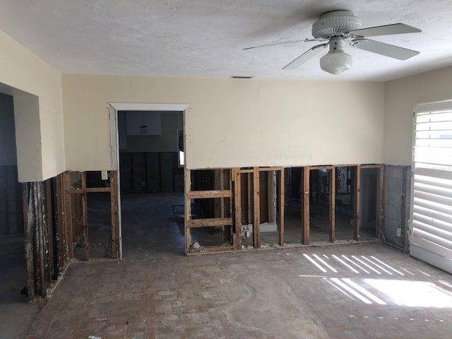 spare room featuring ceiling fan