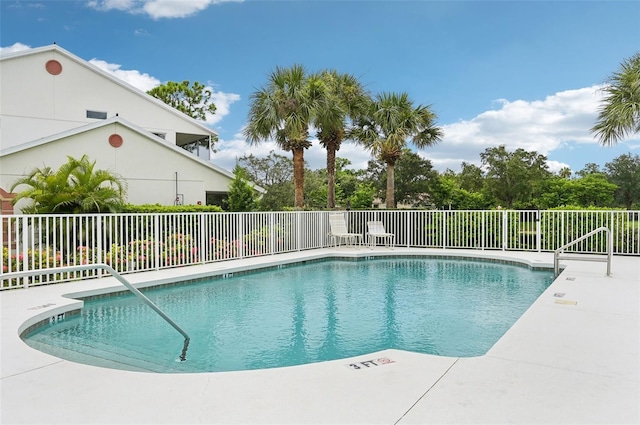 view of swimming pool