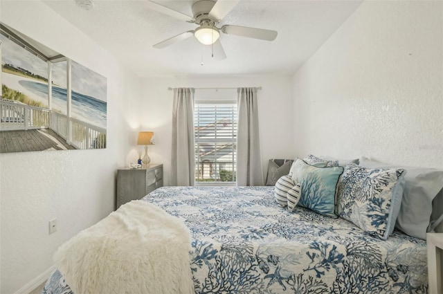 bedroom with ceiling fan