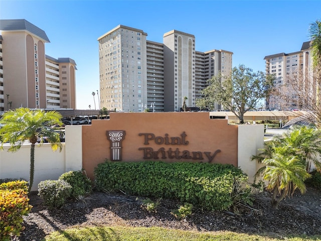 view of community / neighborhood sign