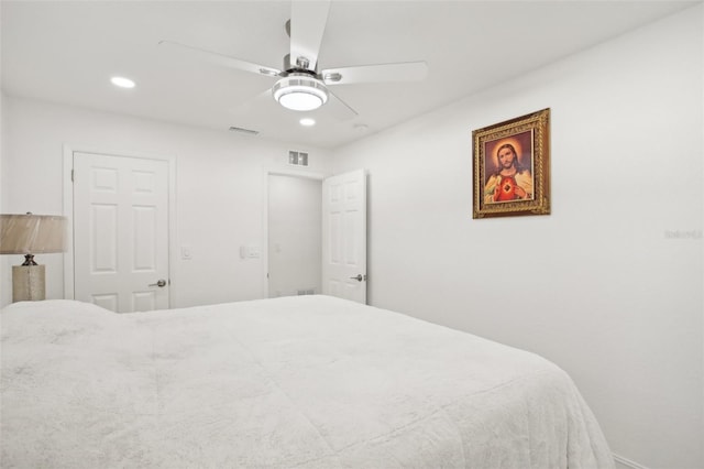 bedroom with ceiling fan