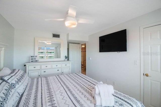 bedroom with ceiling fan