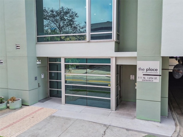 view of property entrance