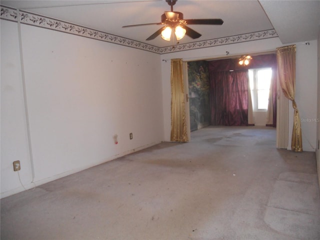 unfurnished room featuring ceiling fan