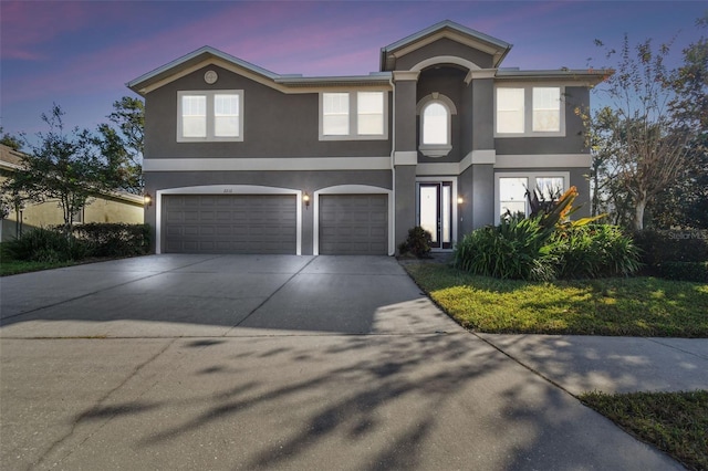 view of front property featuring a garage