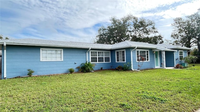 view of front of property with a front yard