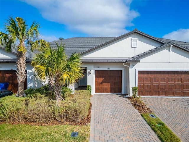 view of front facade with a garage