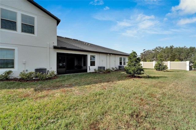 view of yard featuring cooling unit