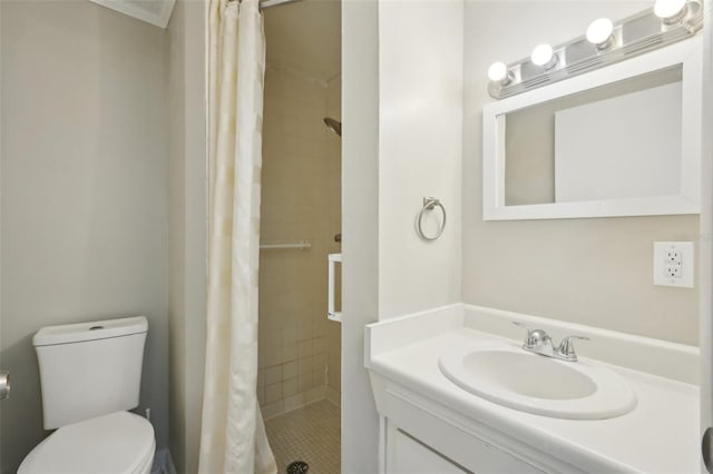 bathroom featuring a shower with curtain, crown molding, vanity, and toilet