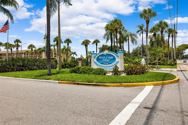 view of community / neighborhood sign