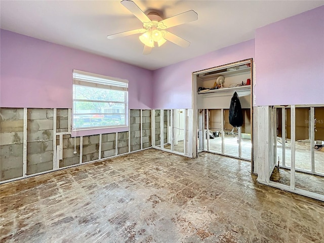 unfurnished room featuring ceiling fan