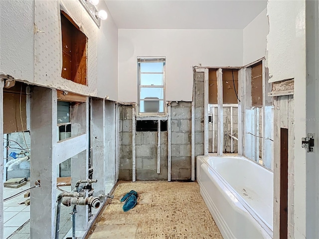 bathroom featuring a bathing tub