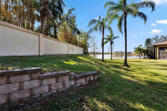 view of yard featuring a water view