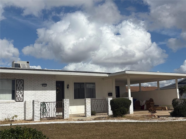 view of front of property