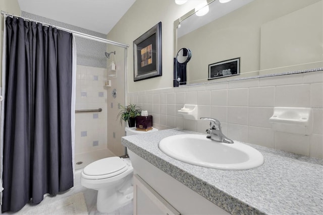 bathroom featuring a shower with curtain, vanity, toilet, and tile walls