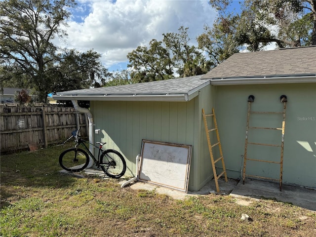 exterior space featuring a lawn