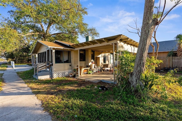 view of front of property