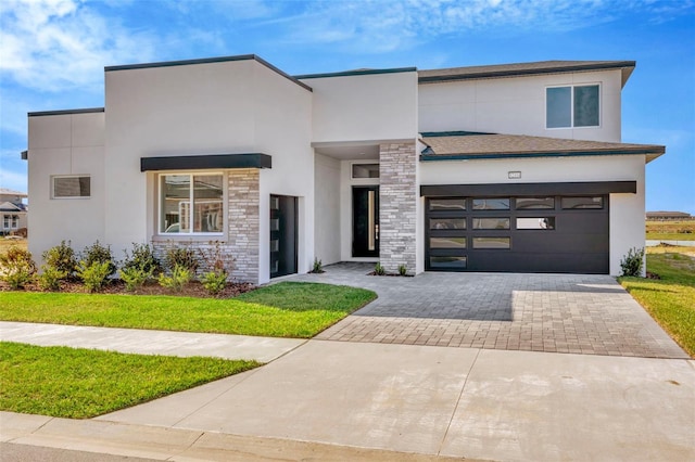 view of front of house featuring a garage