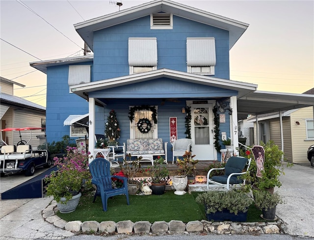 view of front facade featuring a porch