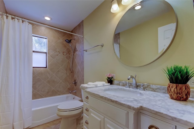 full bath featuring tile patterned flooring, toilet, shower / tub combo with curtain, recessed lighting, and vanity