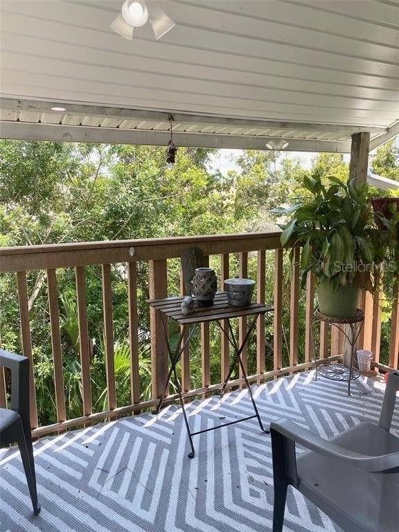 balcony with ceiling fan