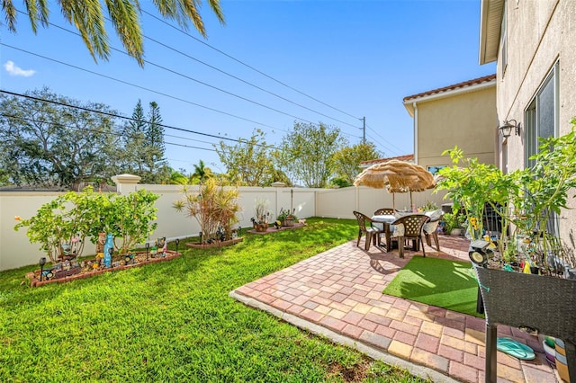 view of yard with a patio area