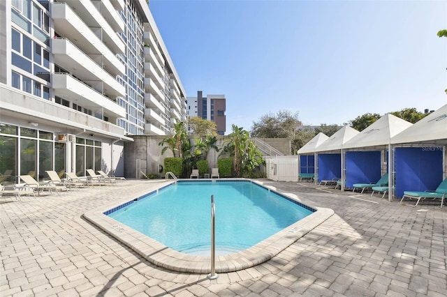 470 3rd St S Unit 405, Saint Petersburg, FL 33701 - community pool with a patio