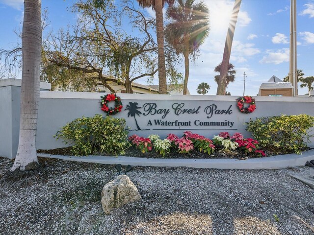 view of community / neighborhood sign