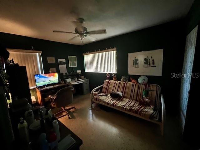 bedroom with ceiling fan