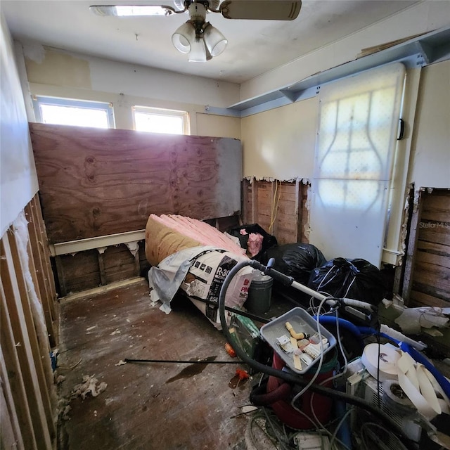 bedroom featuring ceiling fan