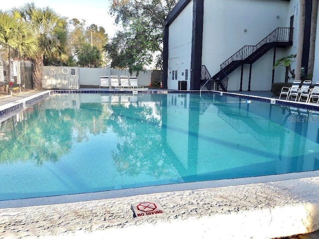 view of swimming pool