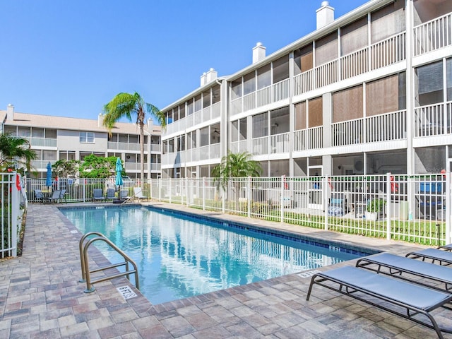 view of swimming pool