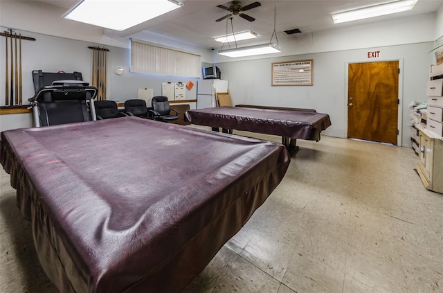 rec room featuring ceiling fan and pool table