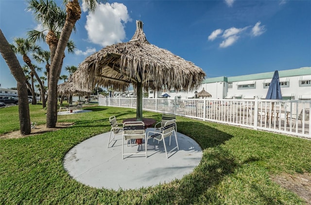 view of yard featuring a patio