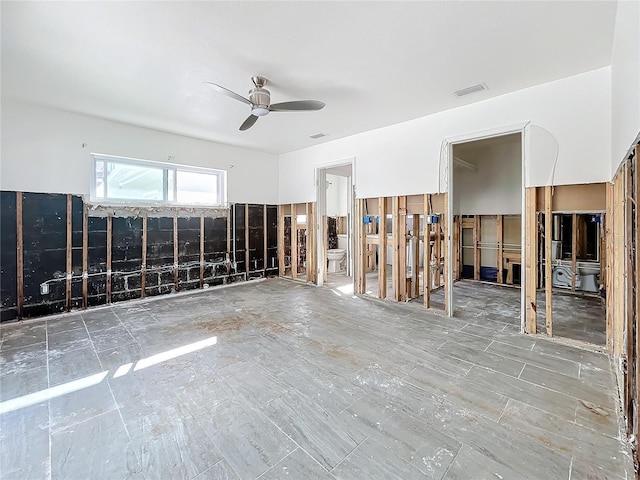 unfurnished room featuring ceiling fan