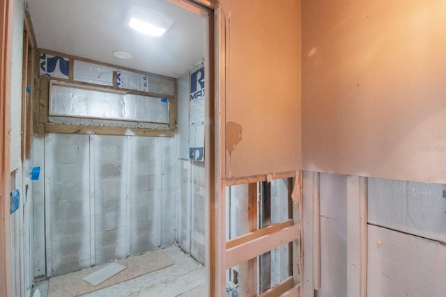 bathroom featuring concrete flooring