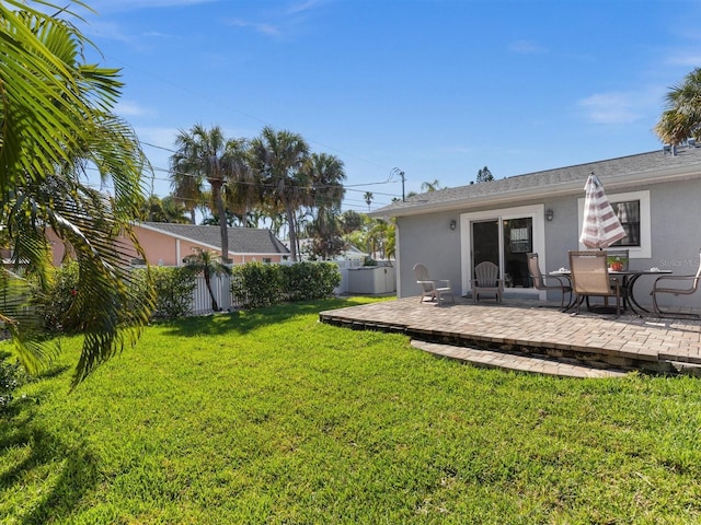 view of yard featuring a patio