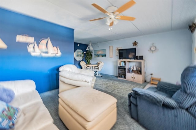 carpeted living room featuring ceiling fan