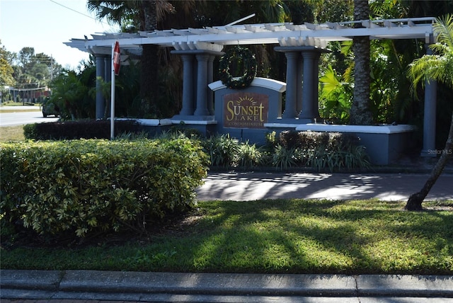 view of property's community featuring a pergola